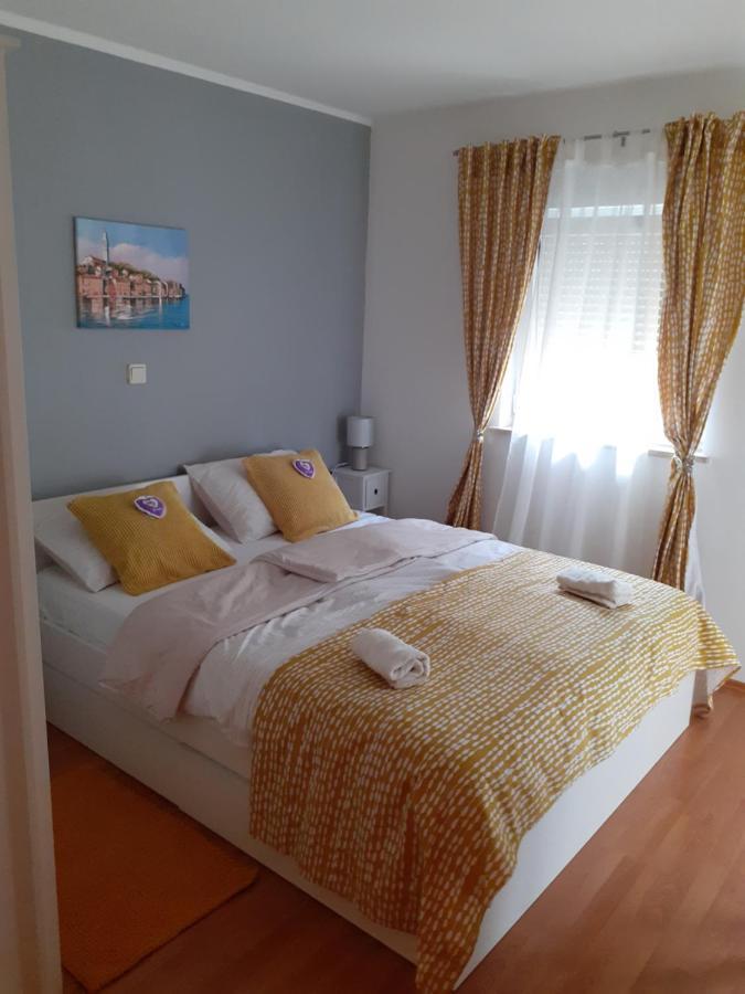 Lola Apartmani Rovinj Buitenkant foto
